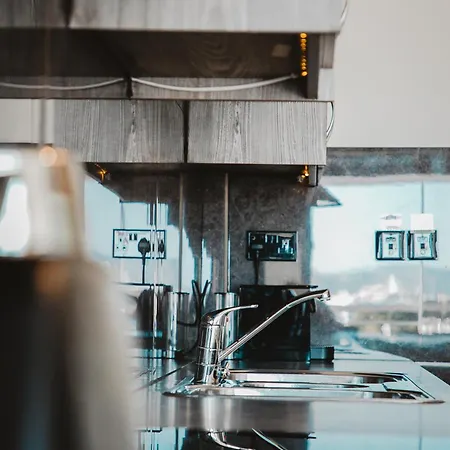 Amber View Penthouse 220sqm- Overlooking Downtown 利马索尔