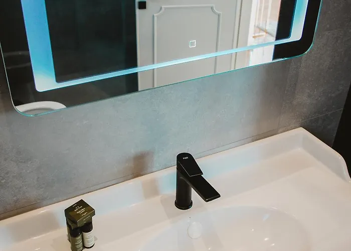 Amber View Penthouse 220sqm- Overlooking Downtown *