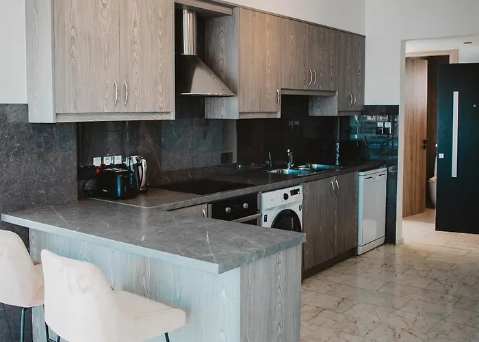 Amber View Penthouse 220sqm- Overlooking Downtown