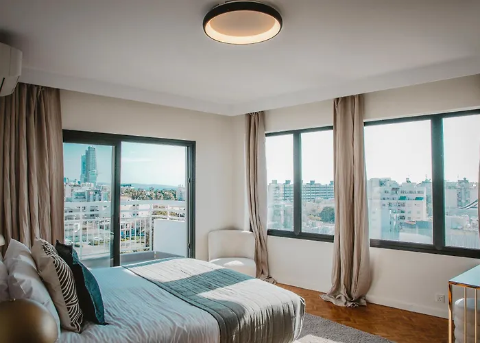 アパート Amber View Penthouse 220sqm- Overlooking Downtown リマソール