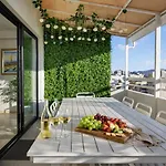 Amber View Penthouse 220sqm- Overlooking Downtown Apartment *