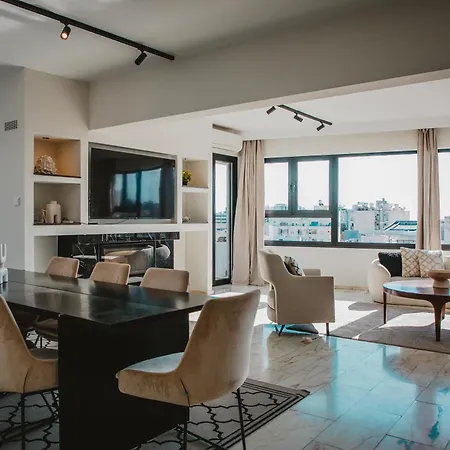 Amber View Penthouse 220sqm- Overlooking Downtown شقة ليماسول