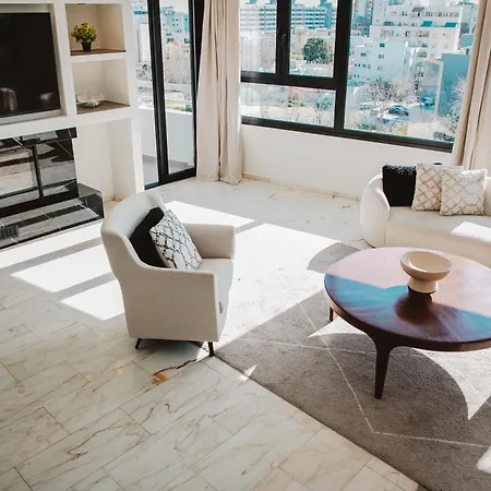 Amber View Penthouse 220sqm- Overlooking Downtown * ليماسول