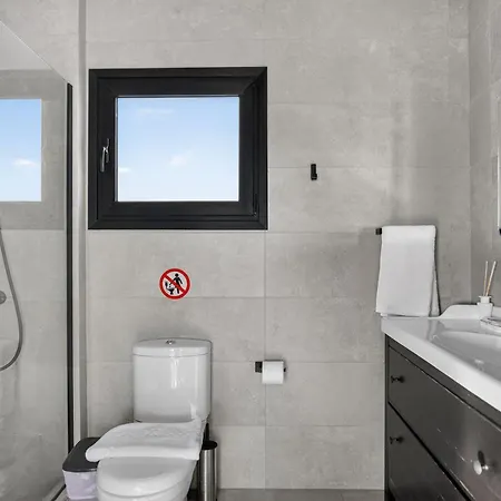 Amber View Penthouse 220sqm- Overlooking Downtown * Limassol