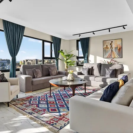 Apartment Amber View Penthouse 220sqm- Overlooking Downtown *