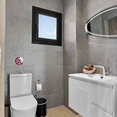 Amber View Penthouse 220sqm- Overlooking Downtown Apartman Limassol