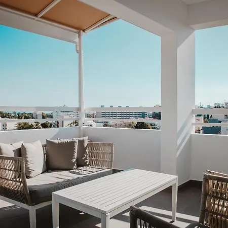 Daire Amber View Penthouse 220sqm- Overlooking Downtown Limasol