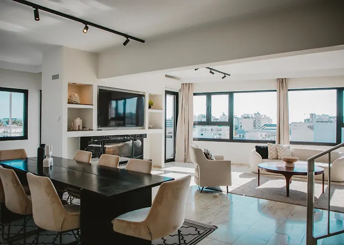 Daire Amber View Penthouse 220sqm- Overlooking Downtown Limasol