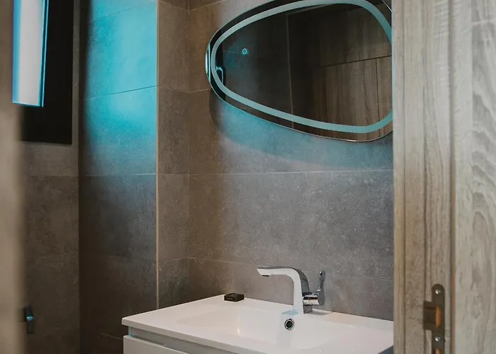 Daire Amber View Penthouse 220sqm- Overlooking Downtown Limasol